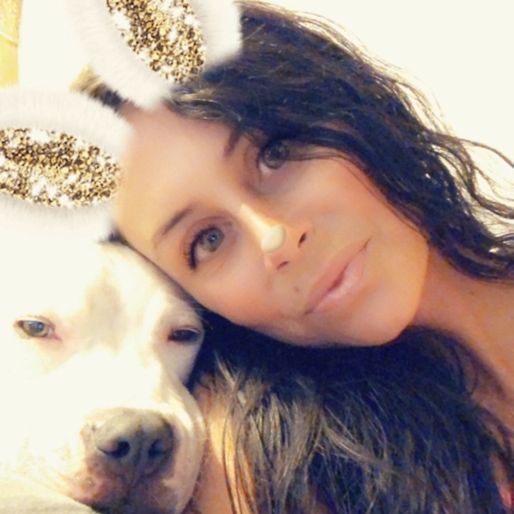 Meet your Posher, Laurie - Picture 1 of 3